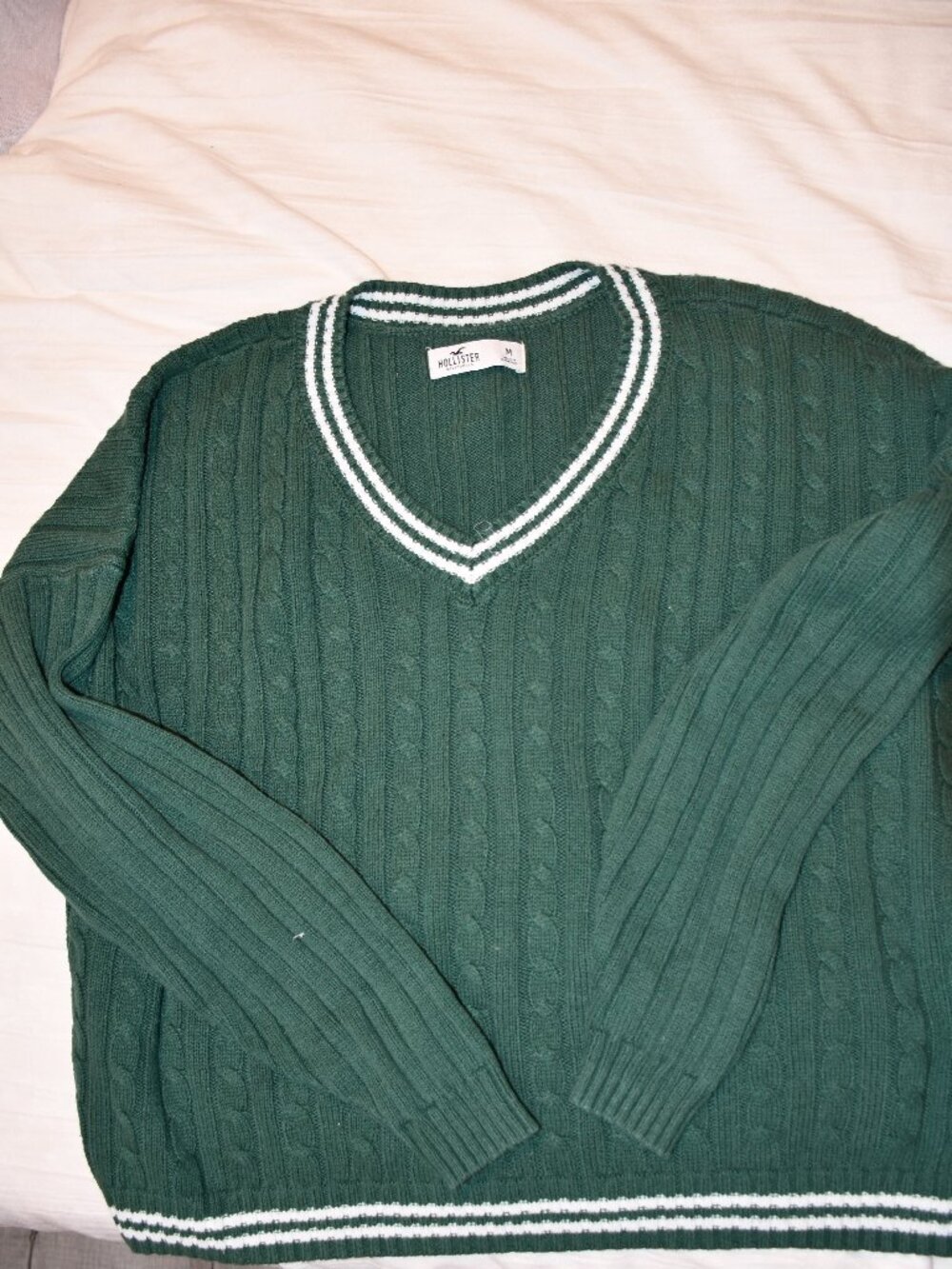 HOLLISTER V-Neck Green Cardigan Sweater